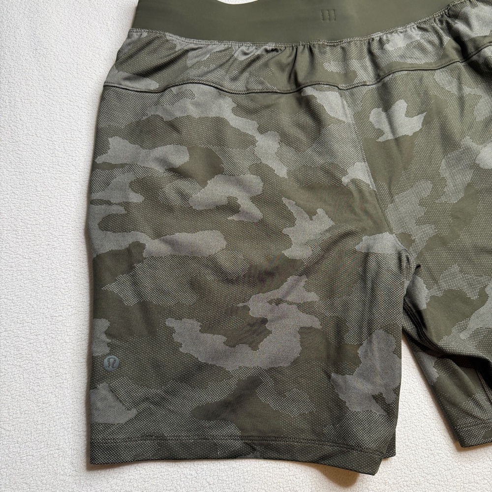 Lululemon T.H.E. Short 7" Mesh *Linerless •Variegated Mesh Camo Max Dark Olive - Picture 7 of 15